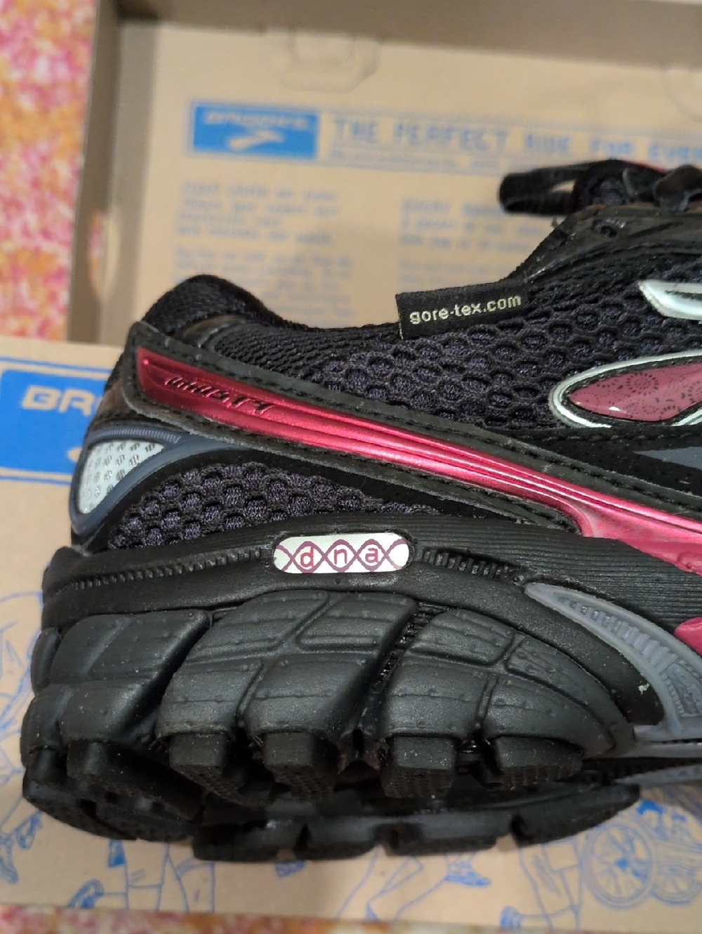 BROOKS Ghost GTX Neutral NIB (W6) - Picture 6 of 11